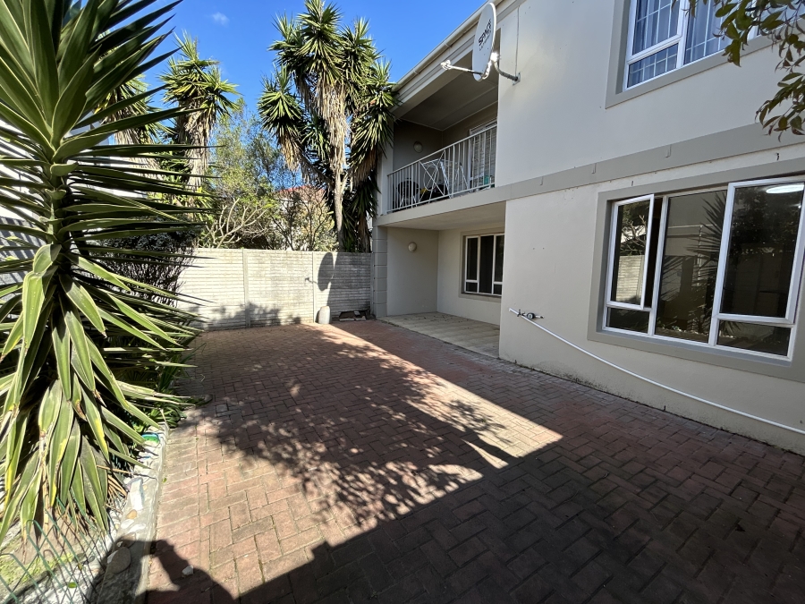 To Let 2 Bedroom Property for Rent in Royal Ascot Western Cape